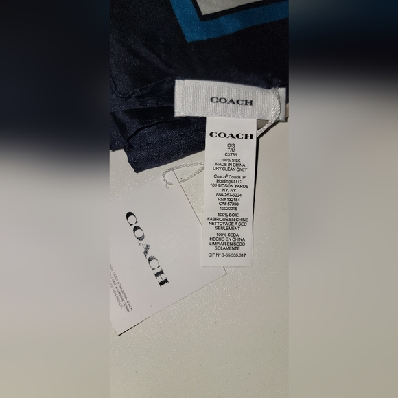 COACH Women's Trompe L'Oeil Belt Print Silk Square Scarf. - Picture 2 of 8